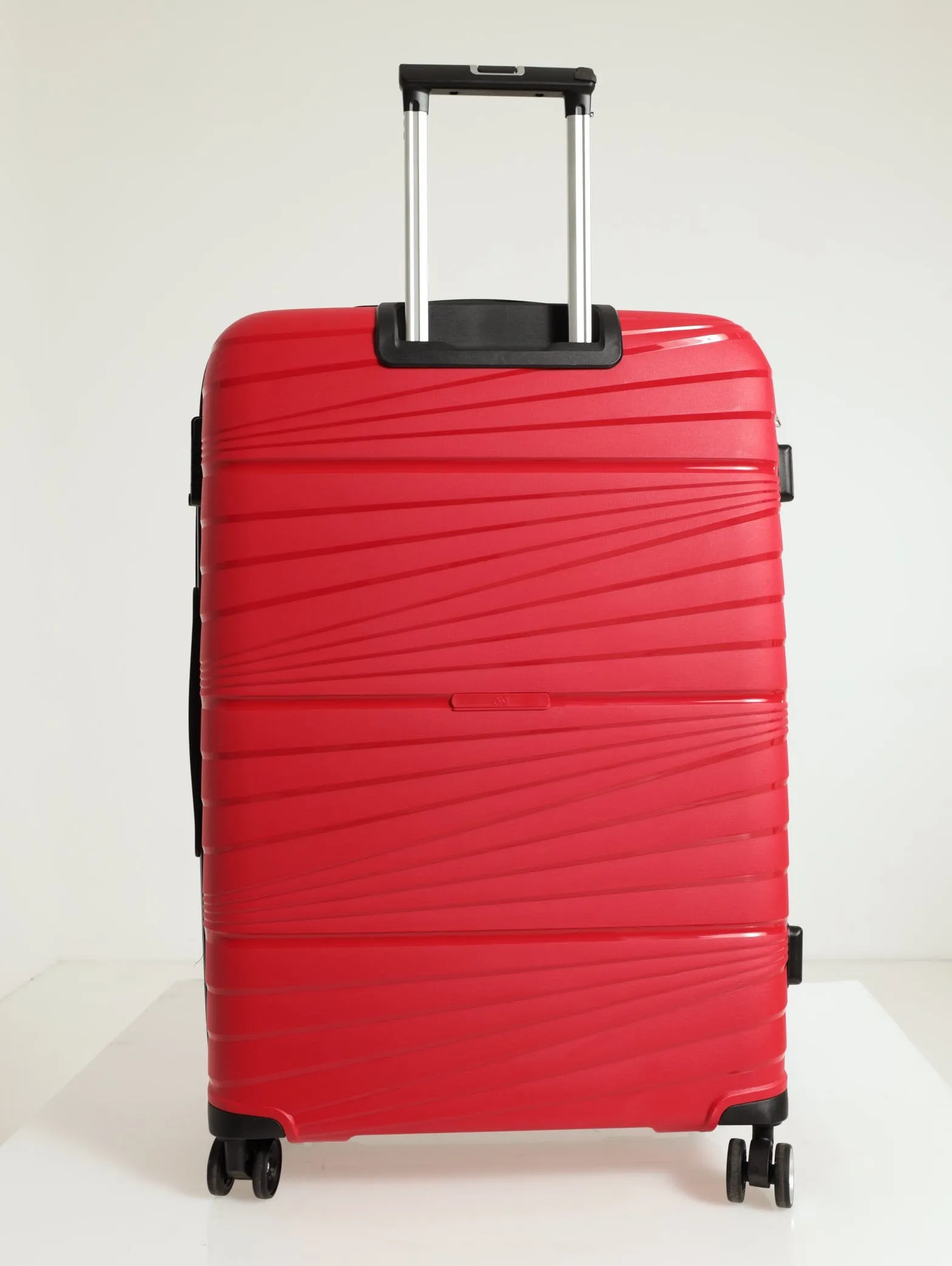 28'PC Montpellier Hard Case Luggage - Red