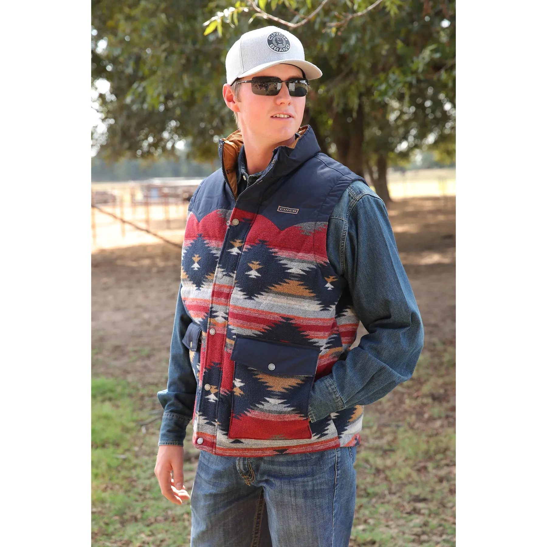 Cinch Men's Blanket Stripe Quilted Vest