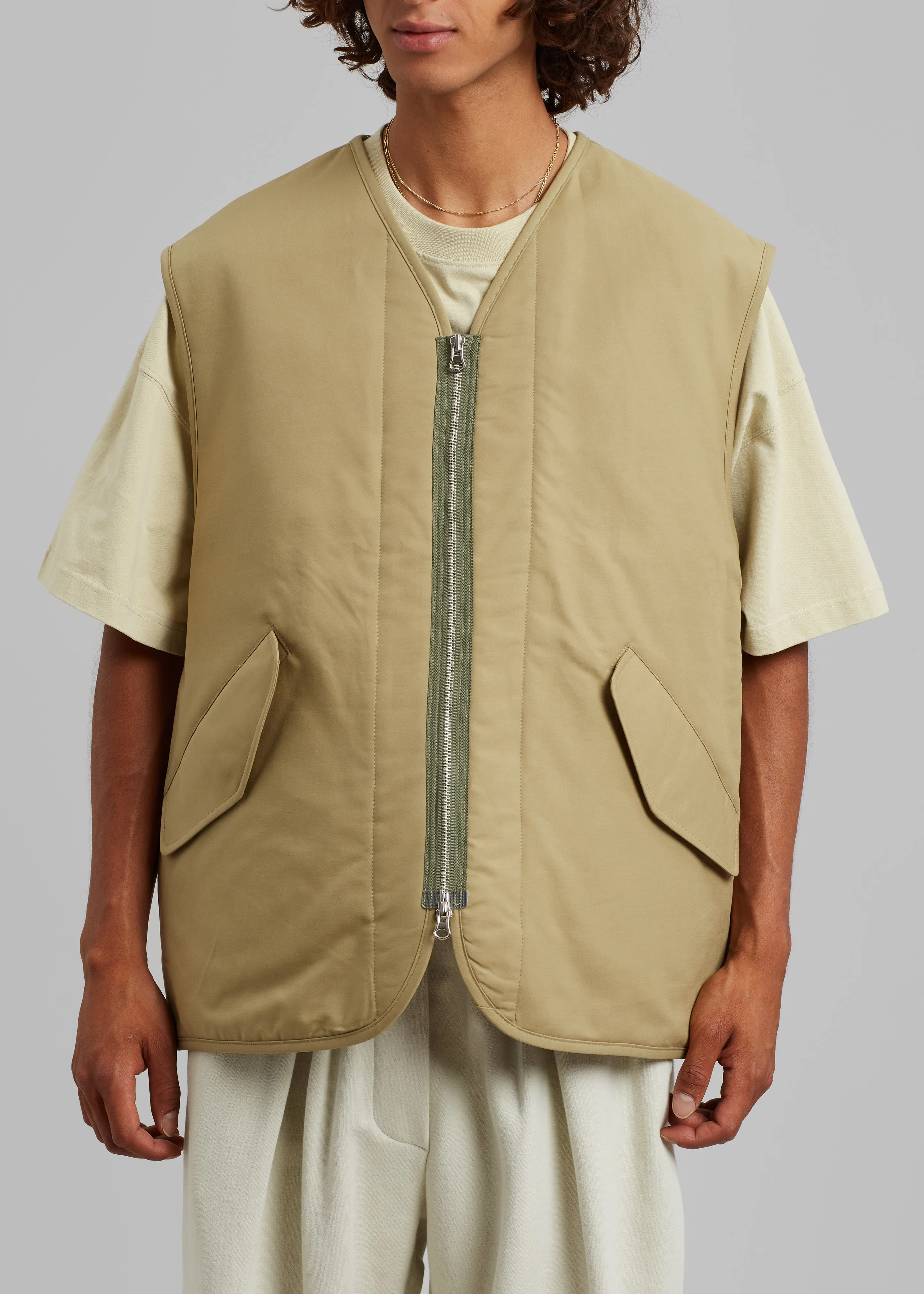 Devon Wide Zip Vest - Pale Olive