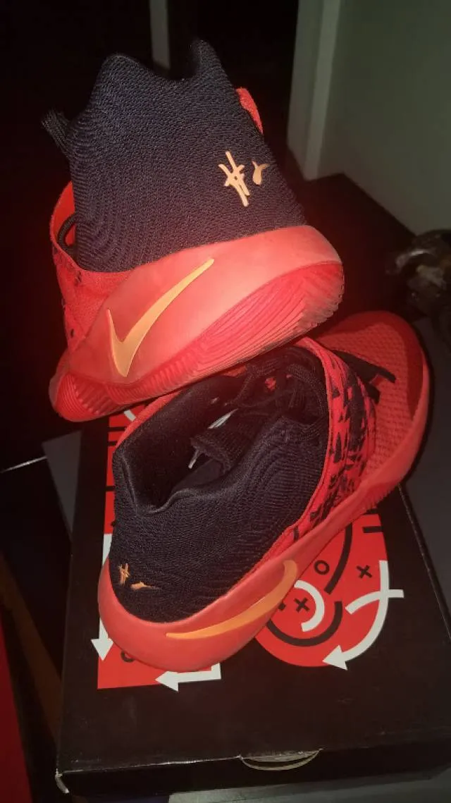 Nike Kyrie 2 - Inferno