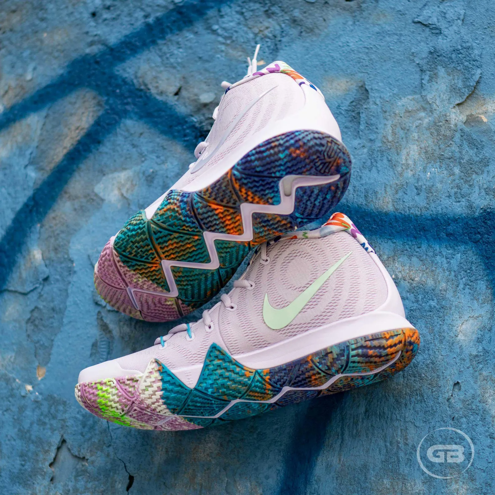 Nike Kyrie 4 90's