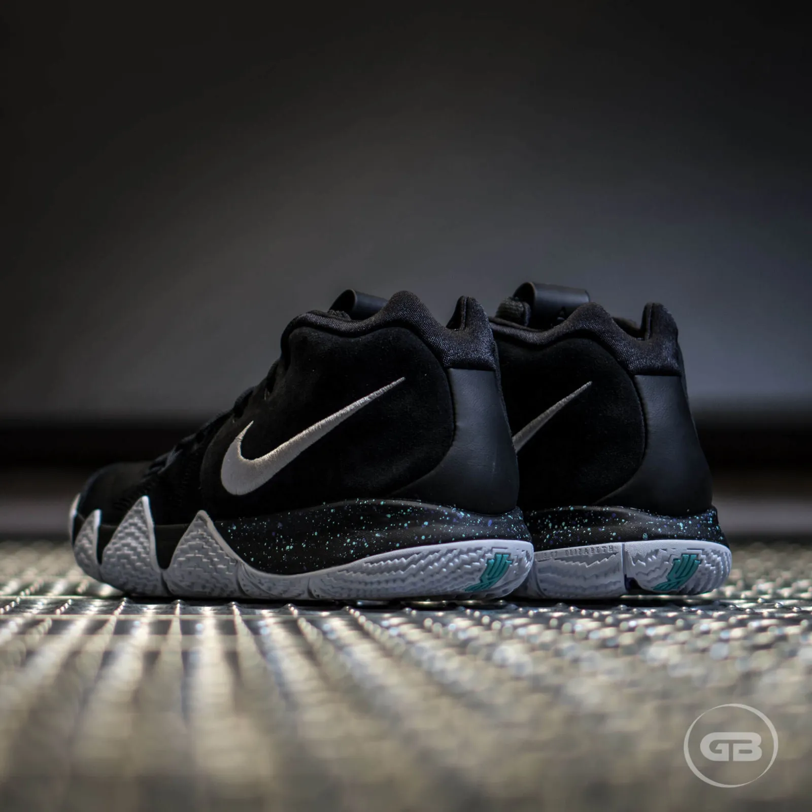 Nike Kyrie 4 ''Black&White''