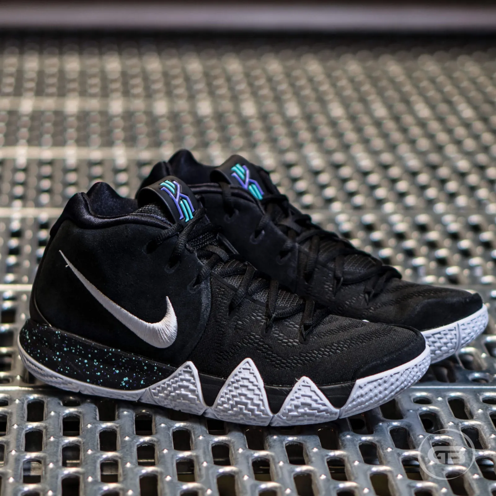 Nike Kyrie 4 ''Black&White''