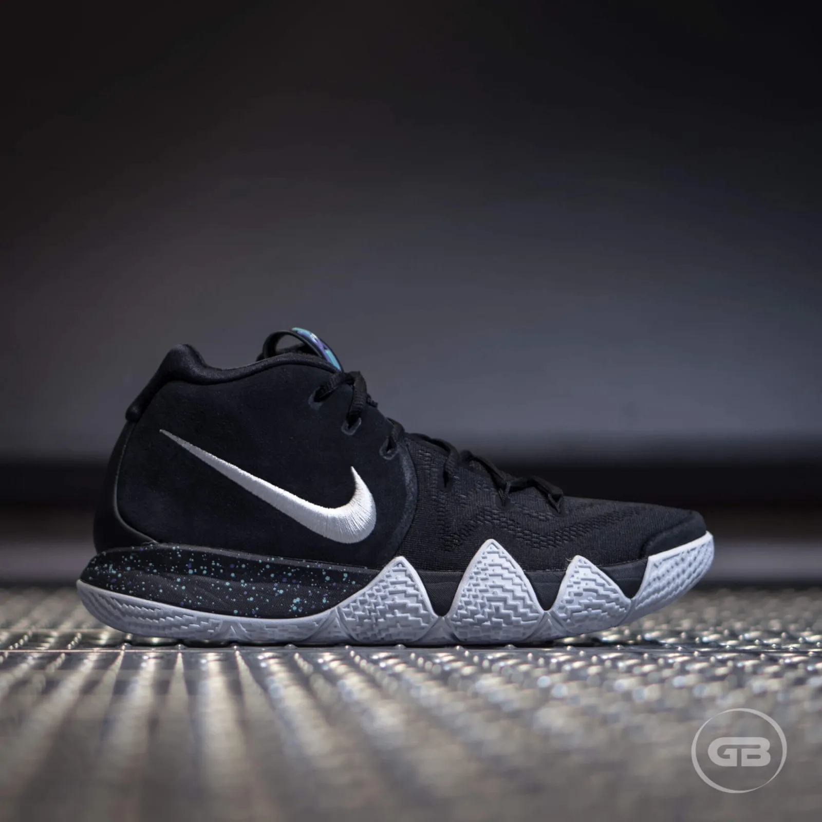 Nike Kyrie 4 ''Black&White''