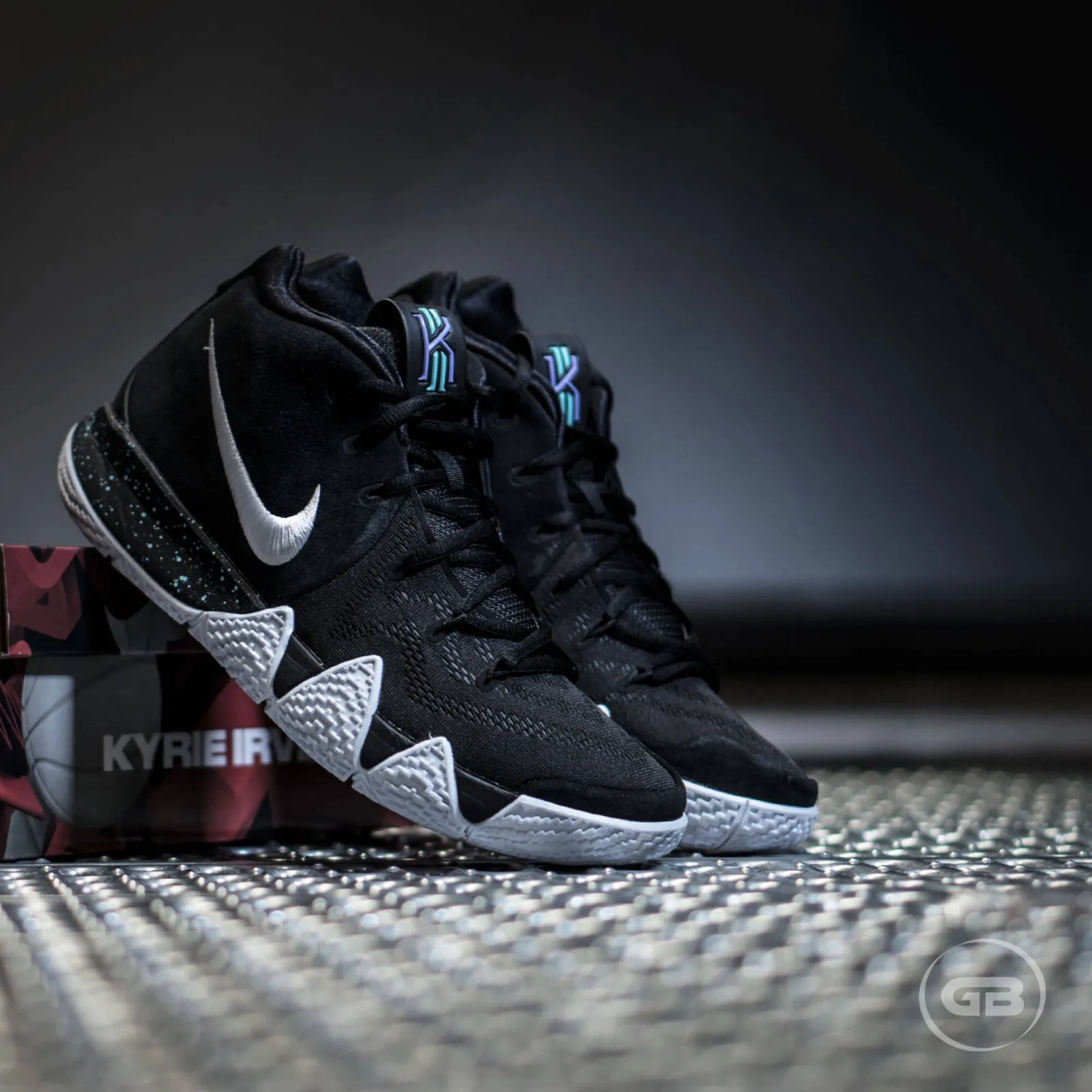 Nike Kyrie 4 ''Black&White''