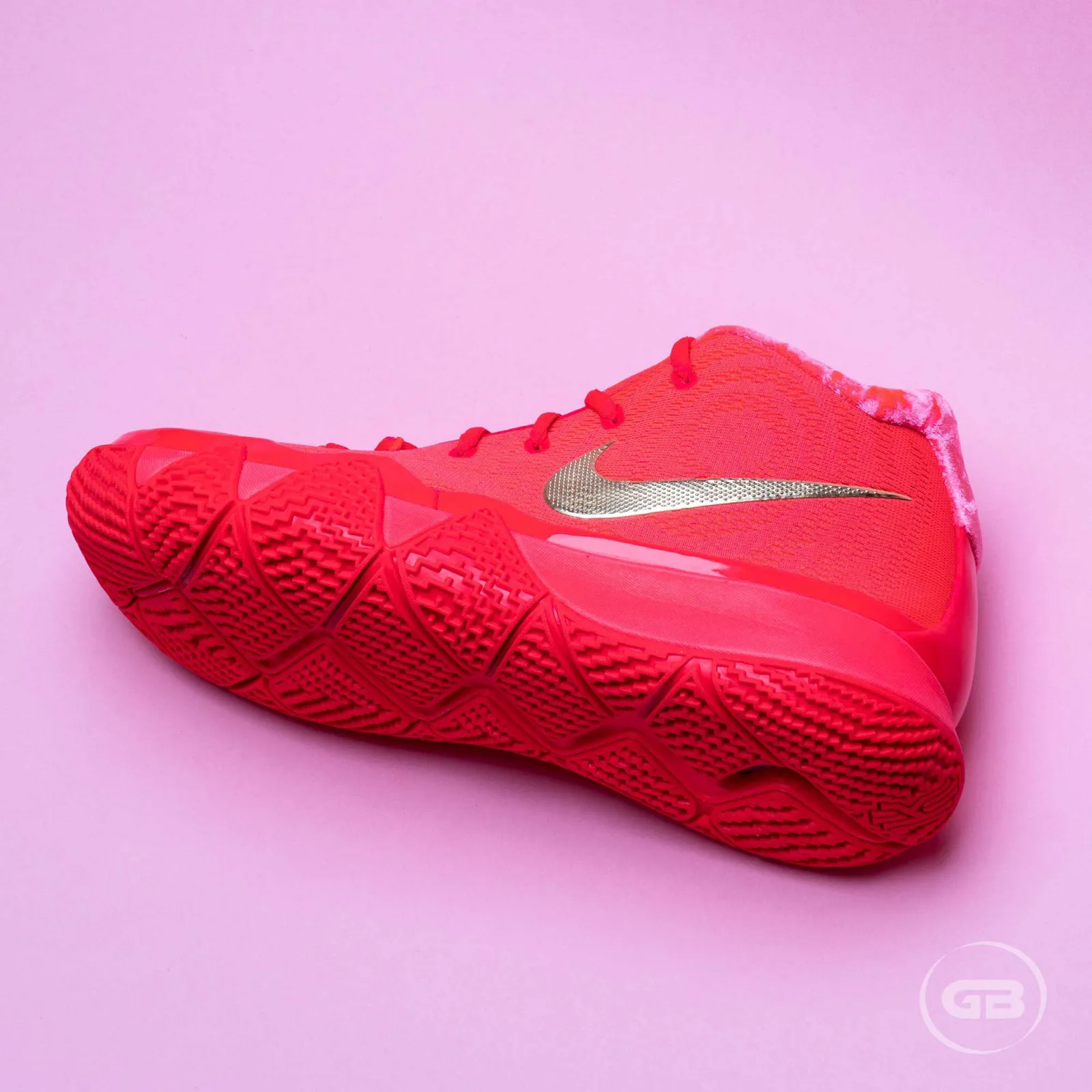 Nike Kyrie 4 ''Red Carpet''