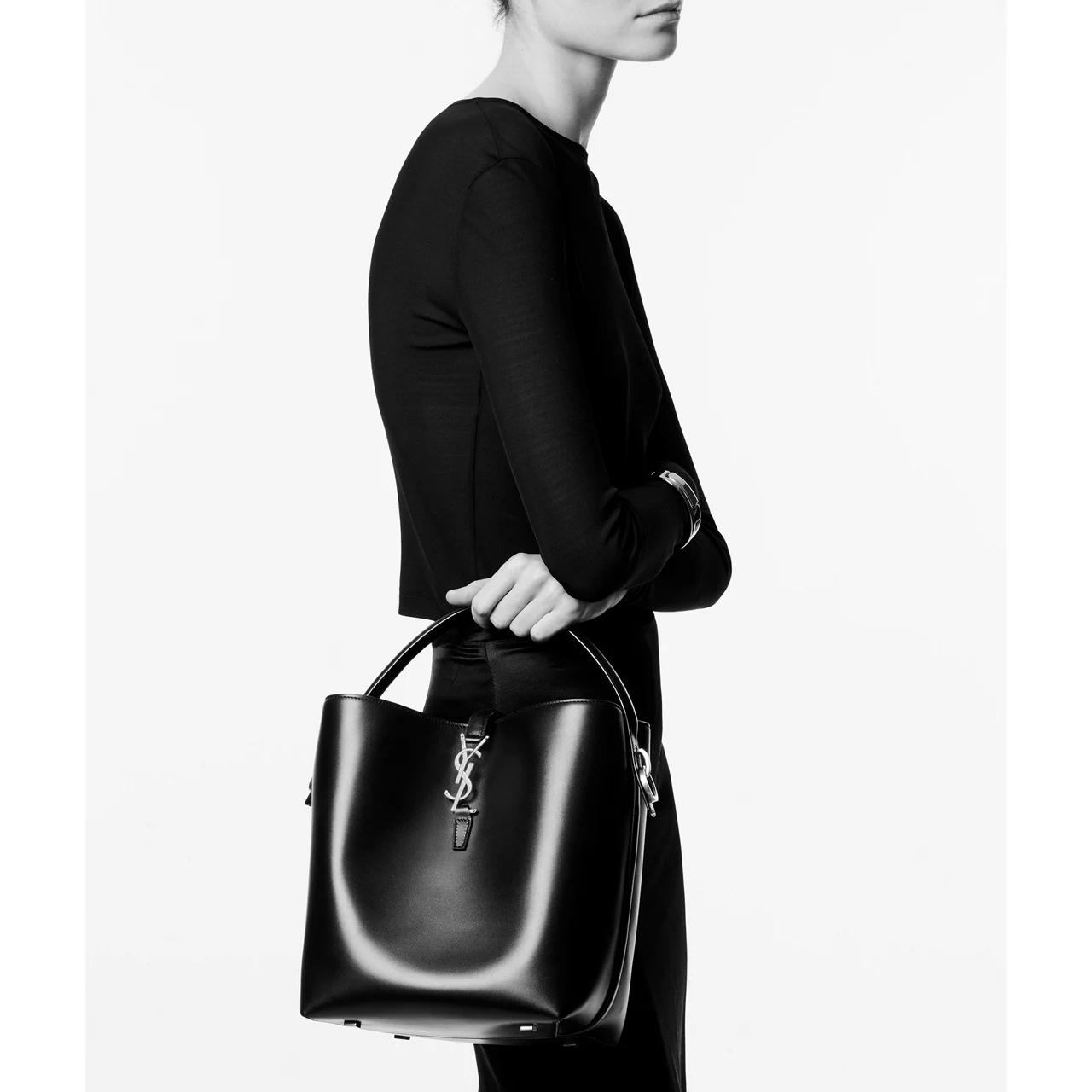 SAINT LAURENT Le 37 Shiny Leather Bucket Bag - NERO