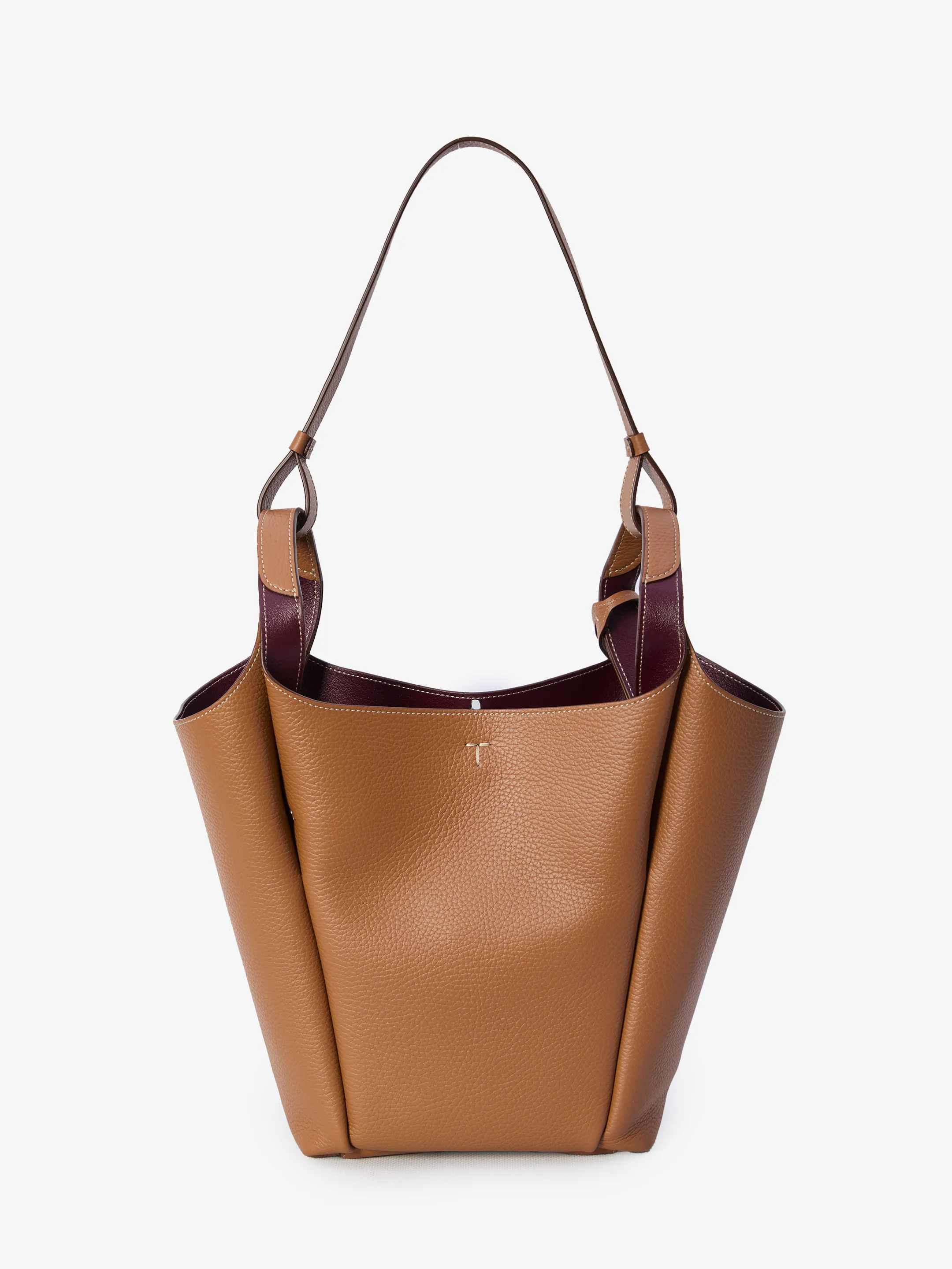 Small bucket bag in leather