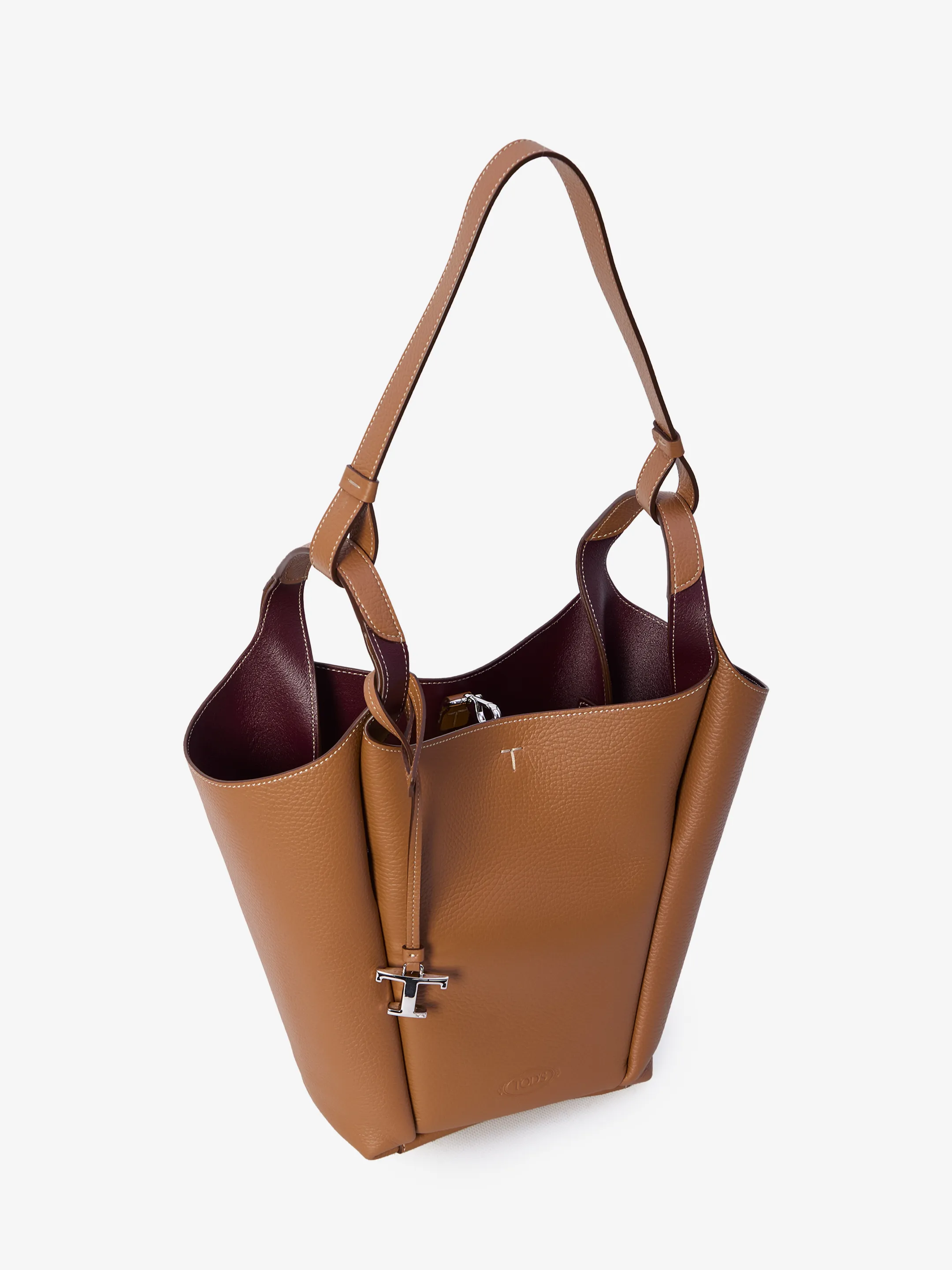 Small bucket bag in leather