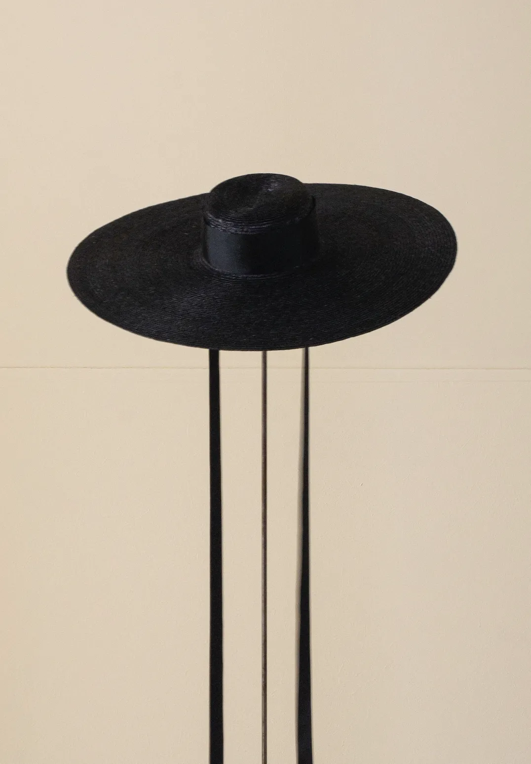 --Wide birm Maxi Boater Hat-